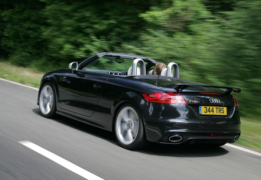  Audi TT RS Roadster (8J) 2009 года  (UK) (фото 12 из 23)